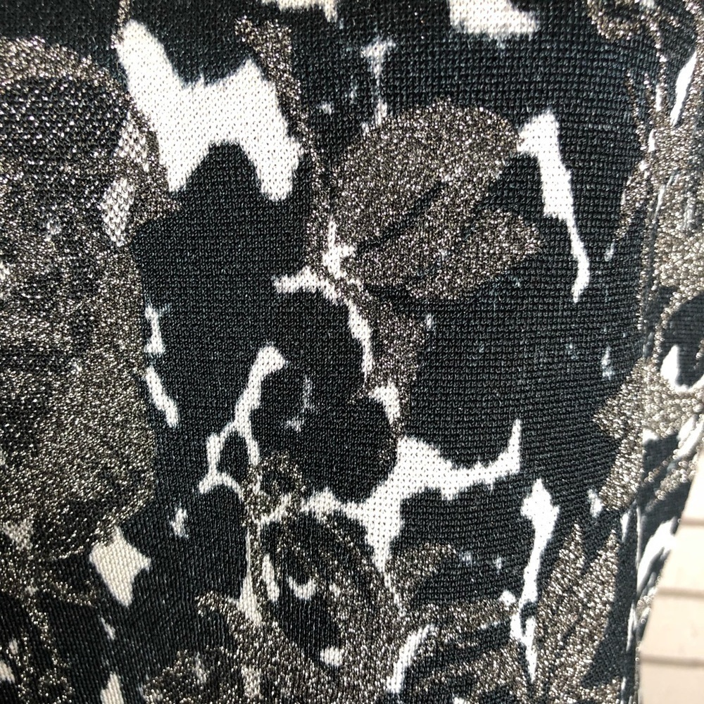 St. John Scoopneck Leopard Print Shell Knit Top - Picture 4 of 8